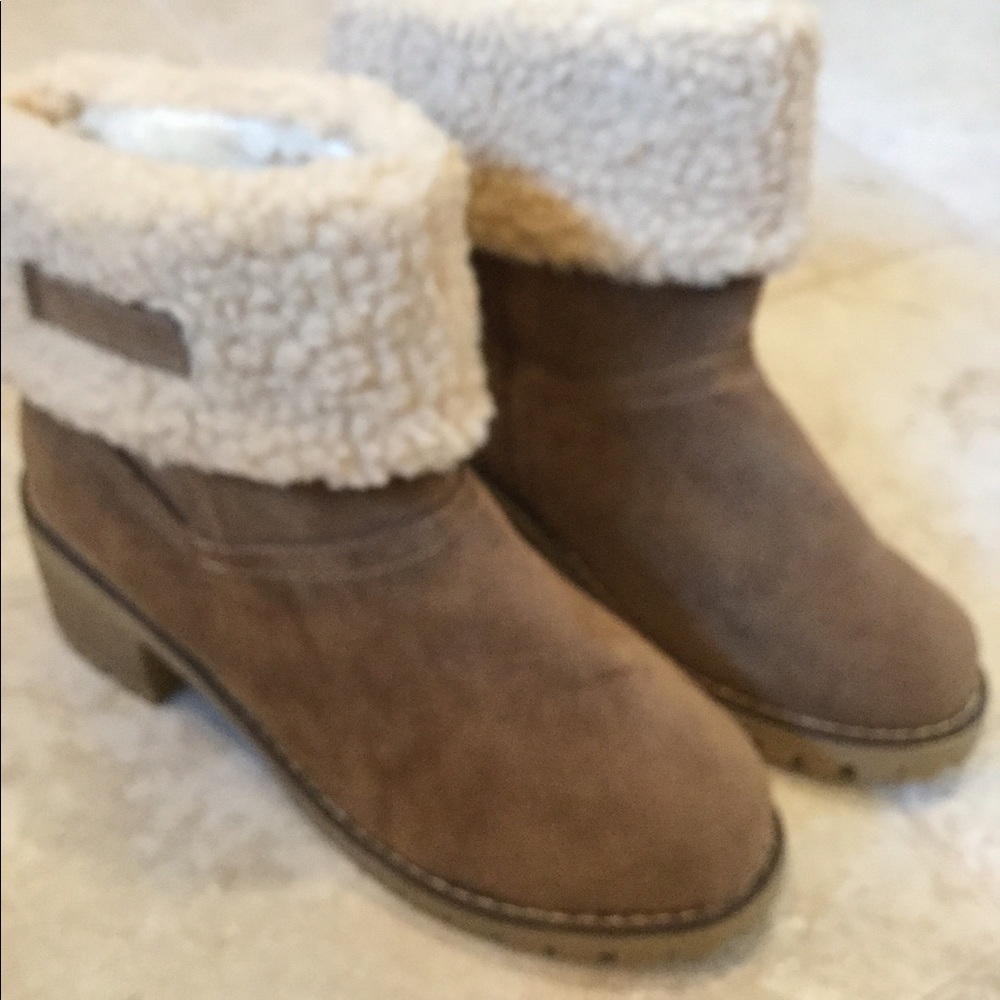 Faux suede and fleece boots